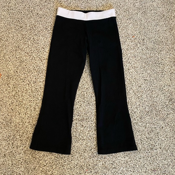 Lululemon Capri pants 4 - Picture 1 of 4